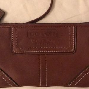 Coach clutch in chestnut